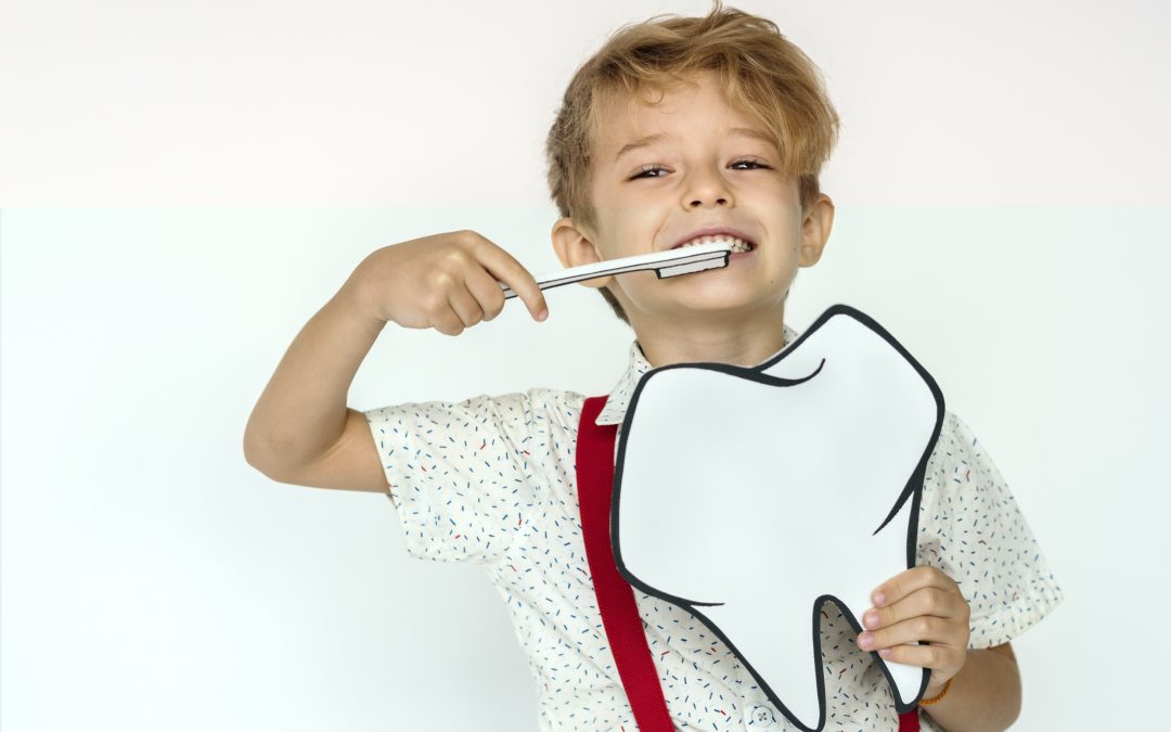 ¿Cuándo deben ir los niños al dentista? Primera visita y consejos