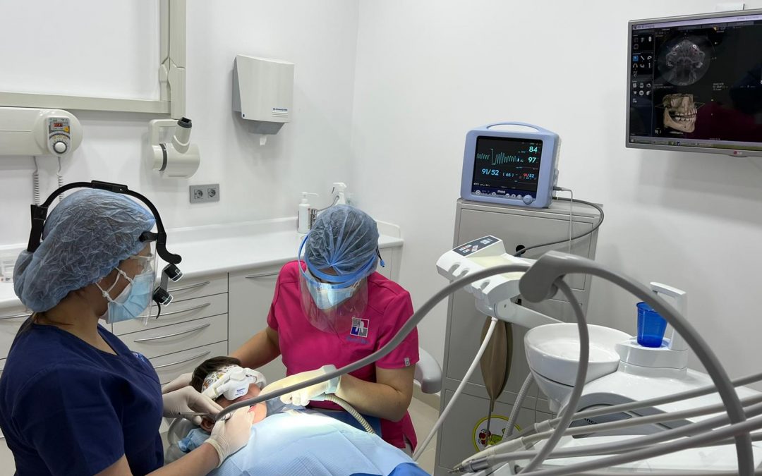 Sedación en el dentista: diferencias entre sedación consciente y anestesia local