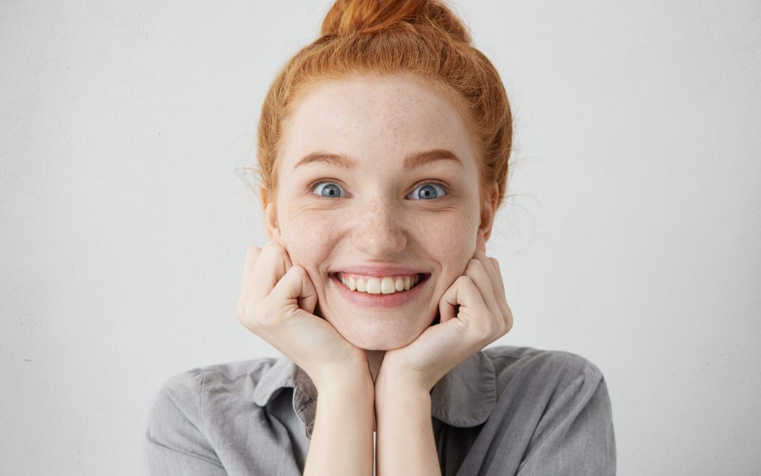 Cuida tu sonrisa en otoño: beneficios del banqueamiento dental